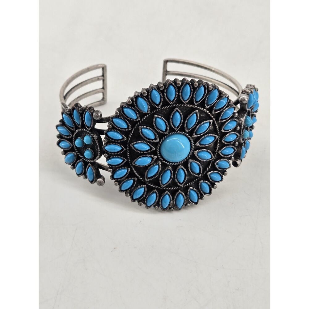 Vtg 1970s Southwestern Conch Petit Point Faux Turquoise Cuff Bracelet Avon - Picture 2 of 9